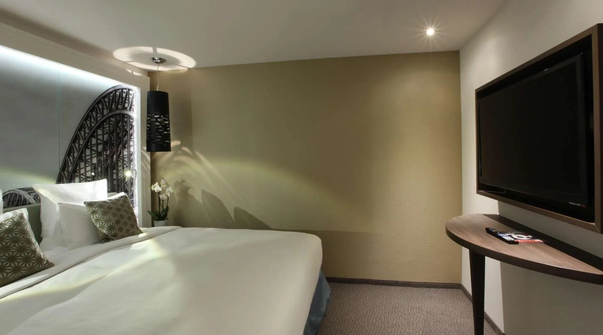 Lindner Hotel Cologne City Plaza 4*,