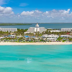 https://the-pyramid-at-grand-oasis-cancun-77500.quintano-roohotels.com